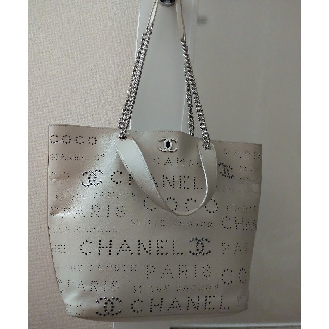 アウトレット モール 価格 CHANEL パンチング チェーンショルダー