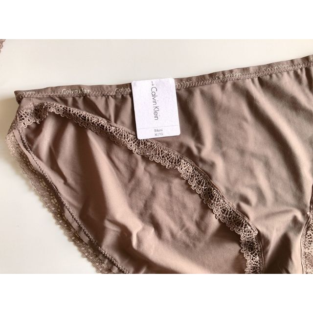 Calvin Klein(カルバンクライン)の2枚セット　XL☆Calvin klein カルバンクライン　薄生地ショーツ　茶 レディースの下着/アンダーウェア(ショーツ)の商品写真