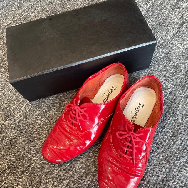 repetto(レペット)のレペット　赤　エナメルシューズ　vx377v【サイズ36】 レディースの靴/シューズ(ハイヒール/パンプス)の商品写真