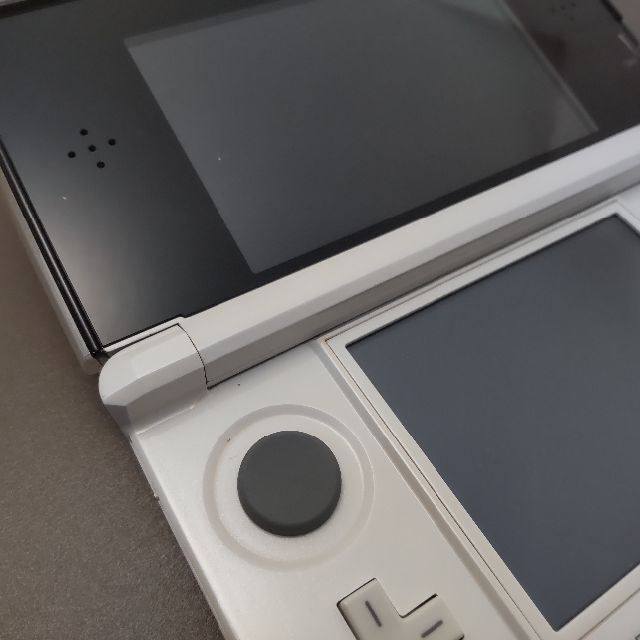 すぐに遊べる付属品セット！◆任天堂3DS 本体◆アイスホワイト◆85 3