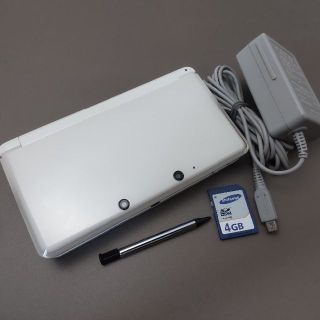 すぐに遊べる付属品セット！◆任天堂3DS 本体◆アイスホワイト◆73