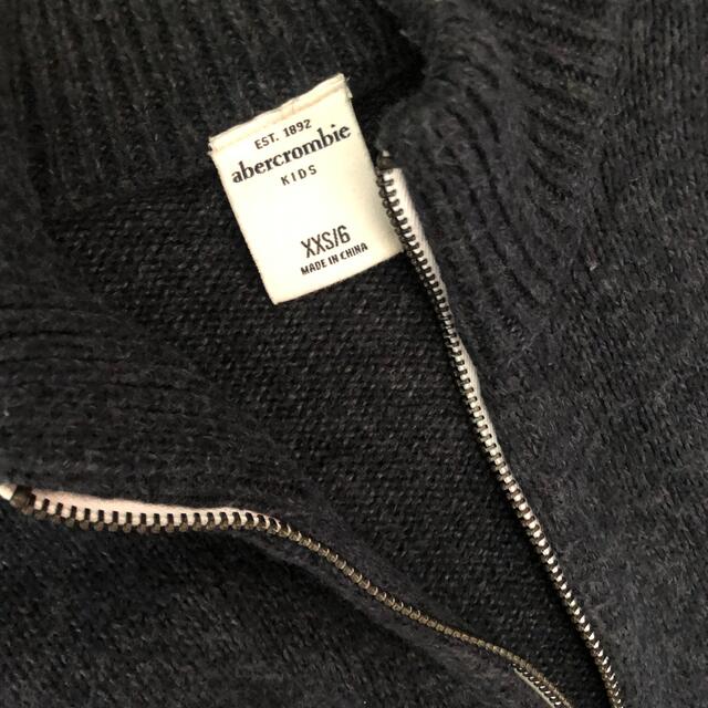 Abercrombie&Fitch(アバクロンビーアンドフィッチ)のアバクロキッズ　ジップ付き前開きセーター キッズ/ベビー/マタニティのキッズ服男の子用(90cm~)(ジャケット/上着)の商品写真