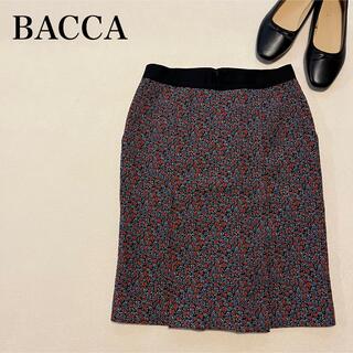 バッカ(BACCA)のBACCA バッカ　タイトスカート　プリーツスカート　花柄　黒　赤　膝丈(ひざ丈スカート)