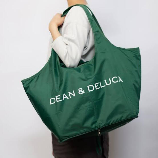 DEAN & DELUCA(ディーンアンドデルーカ)のDEAN&DELUCA（レジかご買い物バッグ＋保冷ボトルケース） インテリア/住まい/日用品のキッチン/食器(その他)の商品写真
