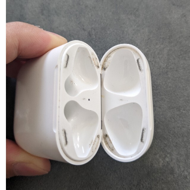 Apple(アップル)のAirpods 第2世代 スマホ/家電/カメラのオーディオ機器(ヘッドフォン/イヤフォン)の商品写真