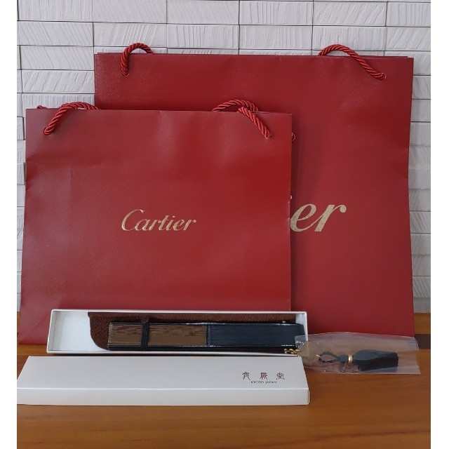 Cartier(カルティエ)のカルティエ　　扇子 レディースの水着/浴衣(和装小物)の商品写真