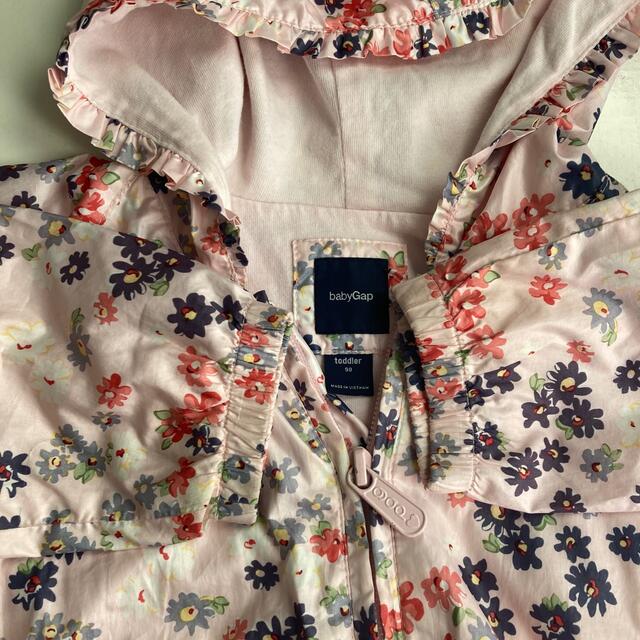 babyGAP(ベビーギャップ)のベビーギャップ　パーカー　90 キッズ/ベビー/マタニティのキッズ服女の子用(90cm~)(ジャケット/上着)の商品写真