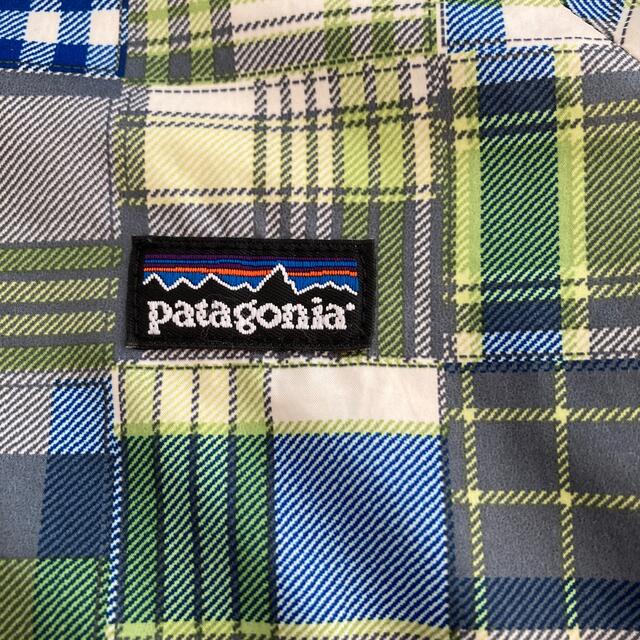 patagonia(パタゴニア)の《値下げ》パタゴニア　アウター　サイズ2T  傷あり キッズ/ベビー/マタニティのキッズ服男の子用(90cm~)(ジャケット/上着)の商品写真