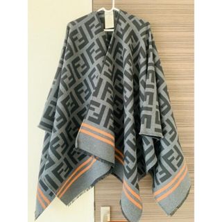 FENDI(ポンチョ)のフリマアイテム一覧 FENDI(ポンチョ)のフリマアイテム一覧