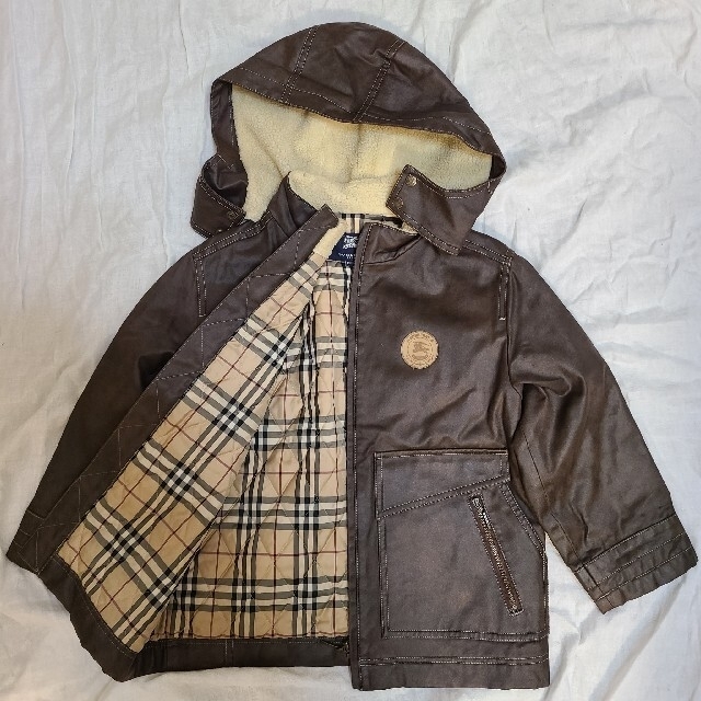 BURBERRY(バーバリー)のバーバリーロンドン　BURBERRY　フード付ボアコート 130 ノバチェック キッズ/ベビー/マタニティのキッズ服男の子用(90cm~)(コート)の商品写真