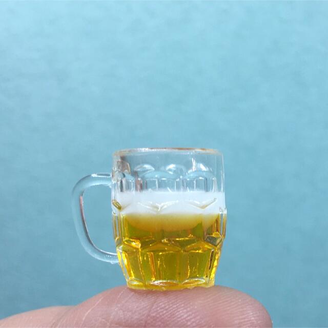 ミニチュアジョッキビール2個セット ミニチュア生ビール ドールハウスの通販 by あかむつ's shop｜ラクマ