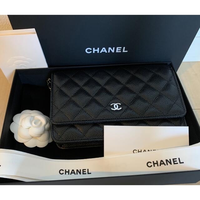 CHANEL(シャネル)の11月末まで価格！超レア★CHANELチェーンウォレット レディースのバッグ(ショルダーバッグ)の商品写真