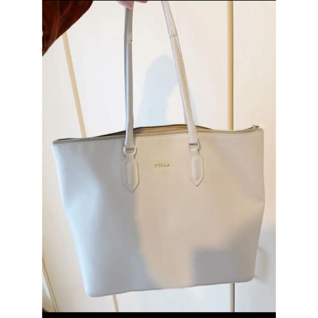 FURLA ピンク ハンドバッグ - ハンドバッグ