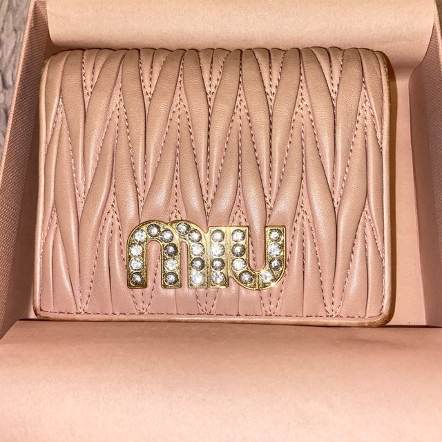 miumiu - 正規品 miumiu マトラッセ 2つ折り財布 クリスタルビジューの