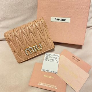 ミュウミュウ(miumiu)の正規品 miumiu マトラッセ 2つ折り財布 クリスタルビジュー(財布)