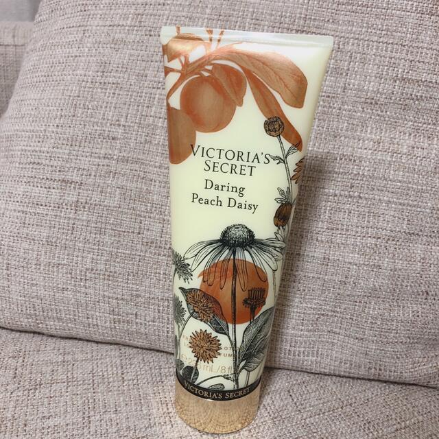 Victoria's Secret(ヴィクトリアズシークレット)のヴィクトリアシークレット ボディークリーム コスメ/美容のボディケア(ボディローション/ミルク)の商品写真