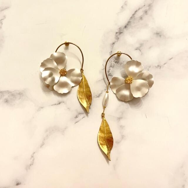 EMILE&Kのアネモネのピアス - ピアス