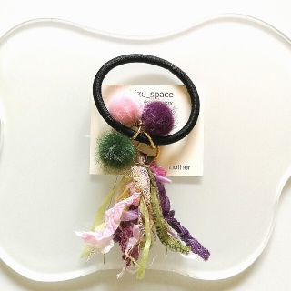 【sale】カラフルなタッセルのヘアゴム*【a89】(ヘアアクセサリー)