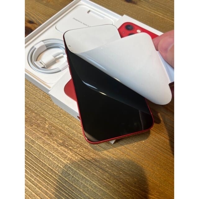 iPhone13 256GB 赤　本体とair pods pro セット スマホ/家電/カメラのスマートフォン/携帯電話(スマートフォン本体)の商品写真