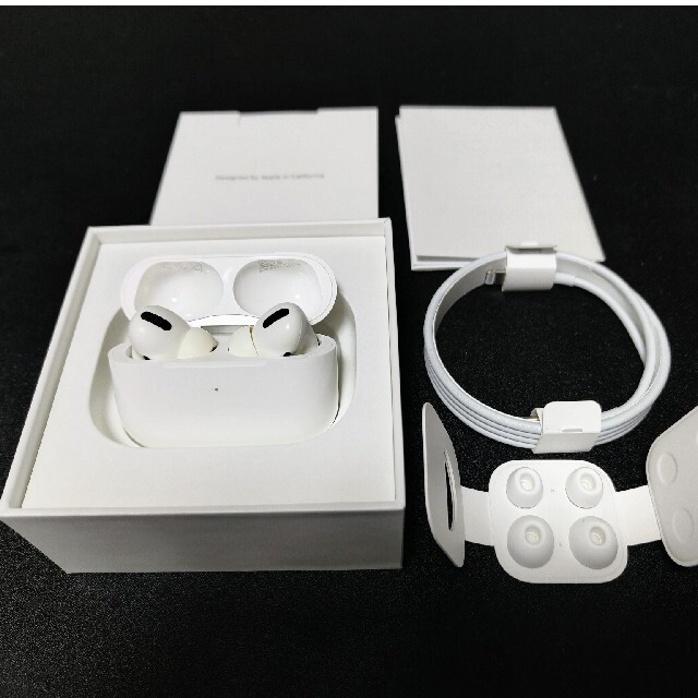 Apple(アップル)のAPPLE AirPods Pro ノイズキャンセリング付完全ワイヤレスイヤホン スマホ/家電/カメラのオーディオ機器(ヘッドフォン/イヤフォン)の商品写真