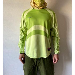 NIKE -