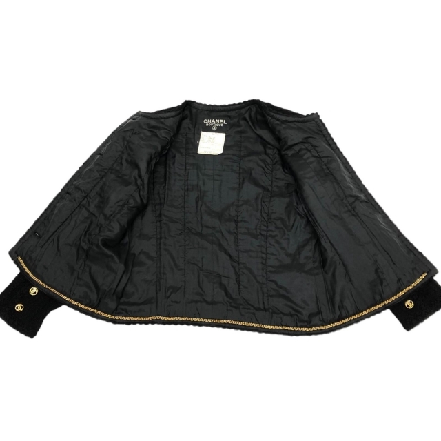 CHANEL(シャネル)のシャネル ツィードジャケット 巻きスカート 黒 40 レディースのレディース その他(セット/コーデ)の商品写真