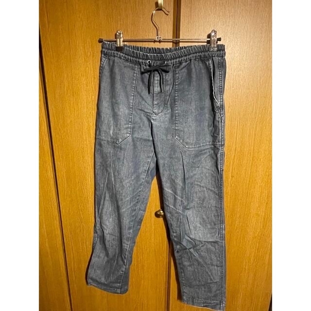 GU(ジーユー)のGU ネイビー デニム風 カジュアルパンツ メンズのパンツ(スラックス)の商品写真