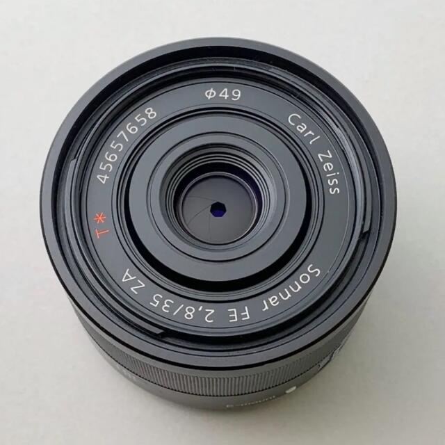 SONY(ソニー)のSONY Sonnar T* FE 35mm f2.8 ZA SEL35F28Z スマホ/家電/カメラのカメラ(レンズ(単焦点))の商品写真