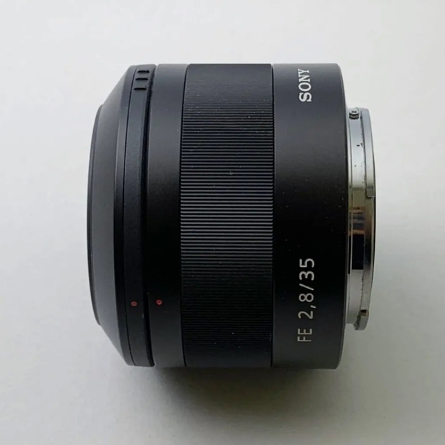 SONY(ソニー)のSONY Sonnar T* FE 35mm f2.8 ZA SEL35F28Z スマホ/家電/カメラのカメラ(レンズ(単焦点))の商品写真