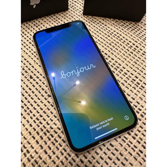 iPhone(アイフォーン)のPhone 11 Pro シルバー 256 GB SIMフリー　※ジャンク品 スマホ/家電/カメラのスマートフォン/携帯電話(携帯電話本体)の商品写真