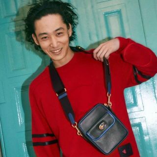 芸能人多数着用！コラボ！限定品！COACH X CHAMPION ディラン 15