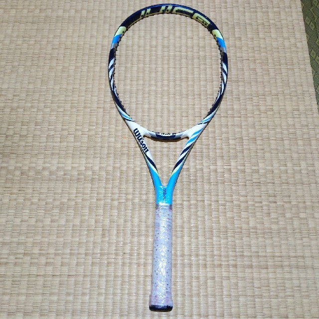 wilson(ウィルソン)のWilson　juice100 硬式テニスラケット　匿名配送 スポーツ/アウトドアのテニス(ラケット)の商品写真