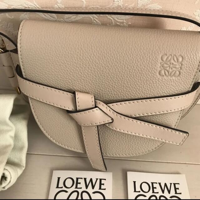 LOEWE(ロエベ)の【今月末までの出品】ロエベ  ゲート　ゲートバッグ　ミニ　ライトオート レディースのバッグ(ショルダーバッグ)の商品写真