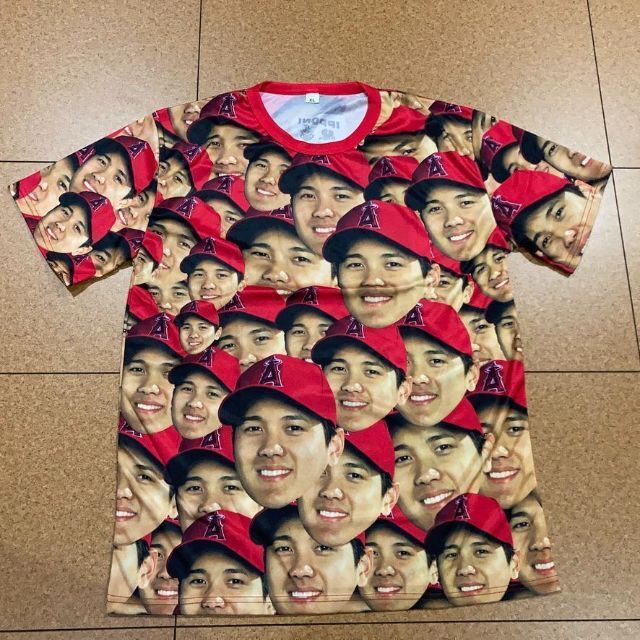 贅沢 新品 球場配分のホンモノ 大谷翔平 顔たくさん 顔だらけ Tシャツ ...