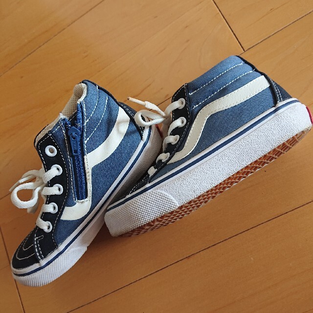 VANS(ヴァンズ)のVANS キッズ ハイカットスニーカー キッズ/ベビー/マタニティのキッズ靴/シューズ(15cm~)(スニーカー)の商品写真