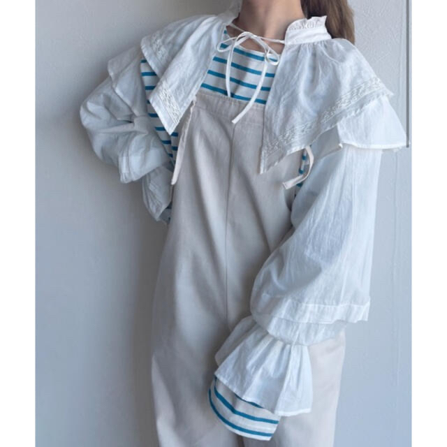 w closet(ダブルクローゼット)のコットンフリルカラーボレロ レディースのトップス(シャツ/ブラウス(長袖/七分))の商品写真