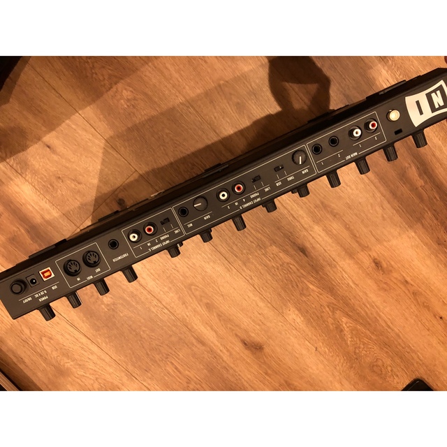 中古品NATIVE INSTRUMENTS TRAKTOR KONTROL S4 楽器のDJ機器(DJコントローラー)の商品写真