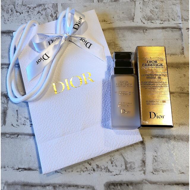 Dior(ディオール)の２回使用のみ美品♡ Dior プレステージホワイト　UVミネラルBB☺︎01番 コスメ/美容のベースメイク/化粧品(BBクリーム)の商品写真