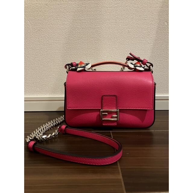 今日の超目玉】 FENDI マルチ ショルダーバッグ ダブルマイクロ