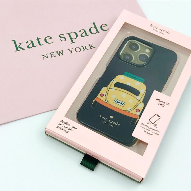 kate spade new york(ケイトスペードニューヨーク)の【ケイトスペード】 iPhone 13 PRO専用ケース  ビートル車　キュート スマホ/家電/カメラのスマホアクセサリー(iPhoneケース)の商品写真