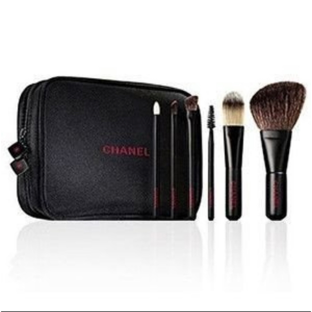 CHANEL(シャネル)のレ ミニ ドゥ シャネル 2011 コスメ/美容のメイク道具/ケアグッズ(チーク/フェイスブラシ)の商品写真