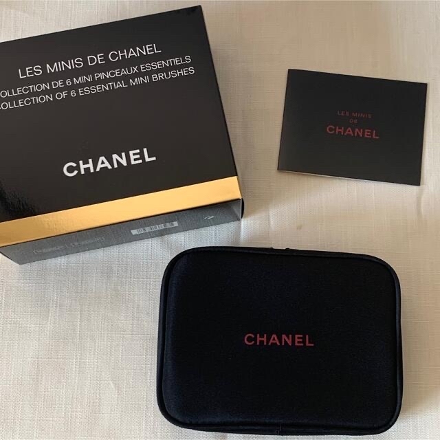 CHANEL(シャネル)のレ ミニ ドゥ シャネル 2011 コスメ/美容のメイク道具/ケアグッズ(チーク/フェイスブラシ)の商品写真