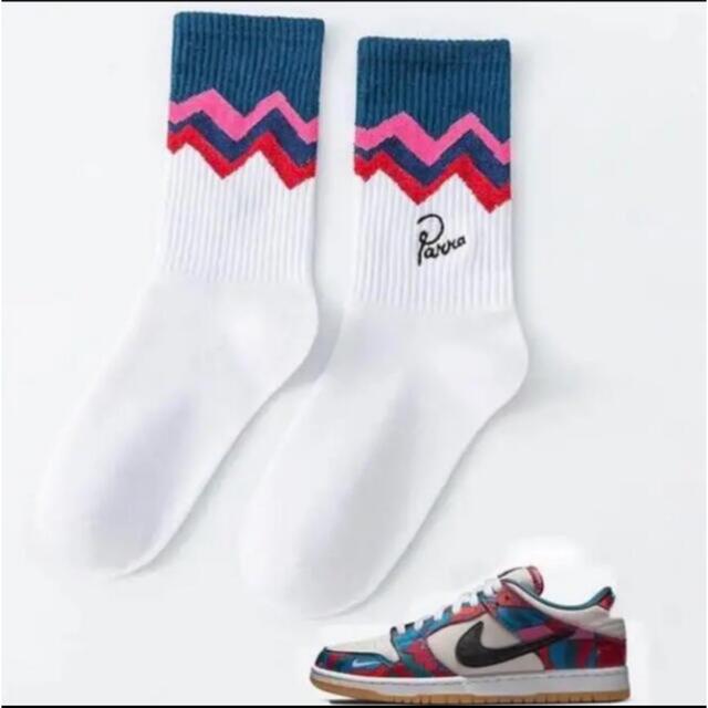 NIKE(ナイキ)の新品　Parra 刺繍　靴下　ソックス　ホワイト　ストリート　メンズ　レディース メンズのレッグウェア(ソックス)の商品写真