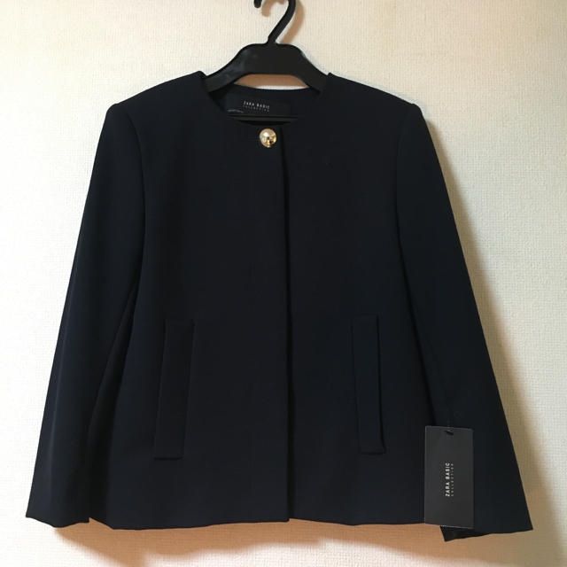 未使用品⭐️ZARA、黒ノーカラージャケット、金ボタン、ツイード生地、スペイン製