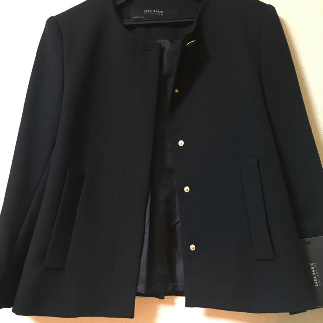 未使用品⭐️ZARA、黒ノーカラージャケット、金ボタン、ツイード生地、スペイン製