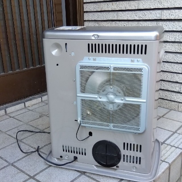 コロナ - コロナ石油ファンヒーター2010年製品の通販 by やま コロナ - コロナ石油ファンヒーター2010年製品の通販 by やま