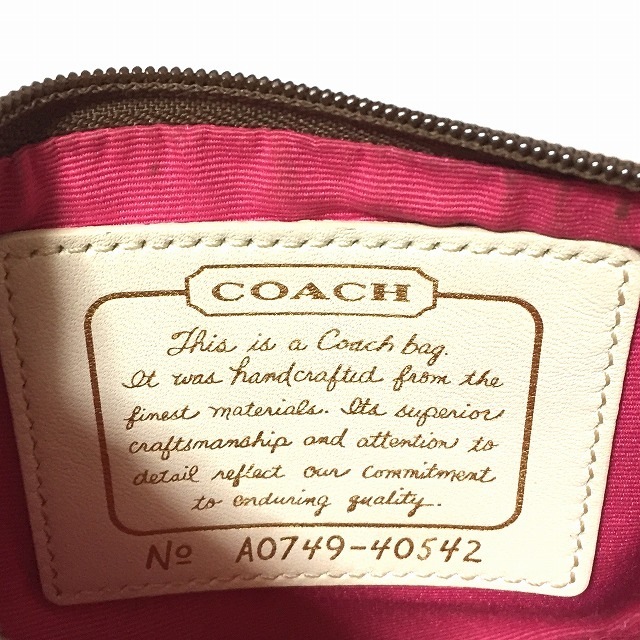 COACH(コーチ)のコーチ リストレット シグネチャー柄 40542 レディースのファッション小物(ポーチ)の商品写真