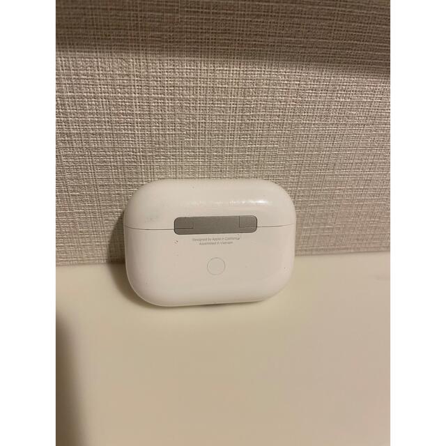 Apple(アップル)のAirPods proケース スマホ/家電/カメラのオーディオ機器(ヘッドフォン/イヤフォン)の商品写真