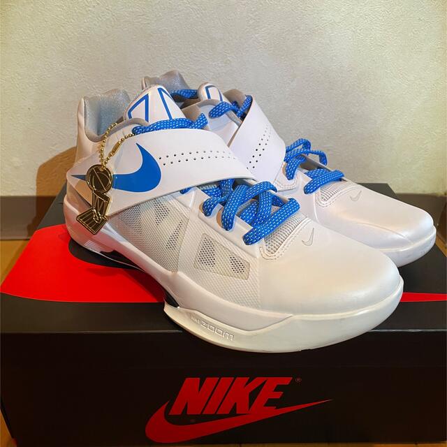 NIKE(ナイキ)のNike kd4 美品　27.5 kd  コービー スポーツ/アウトドアのスポーツ/アウトドア その他(バスケットボール)の商品写真