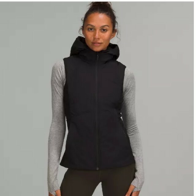 lululemon(ルルレモン)の【lululemon】Another Mile Vest（size4） レディースのジャケット/アウター(ダウンベスト)の商品写真